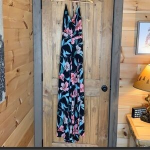 Fab’rik floral print halter neck jumpsuit Size Large